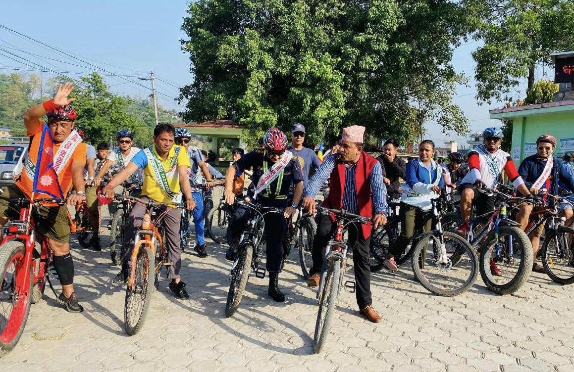 सिन्धुलीमा वातावरण दिवसको अवसरमा साइकल र्‍याली र सरसफाइ