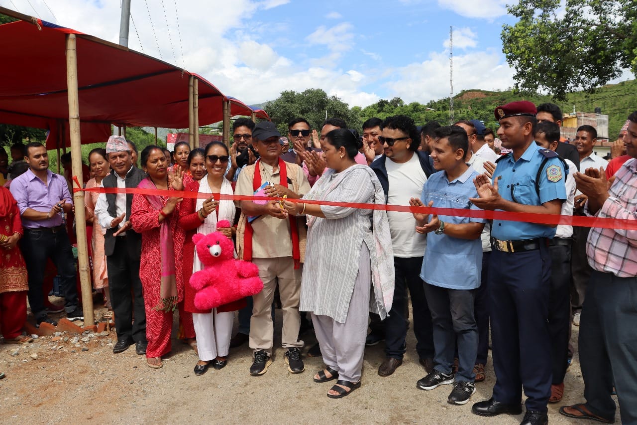 सुनकोशीमा बुधबारे हाटबजार सन्चालनमा आयो, अध्यक्ष बोहोराद्धारा उद्धघाटन