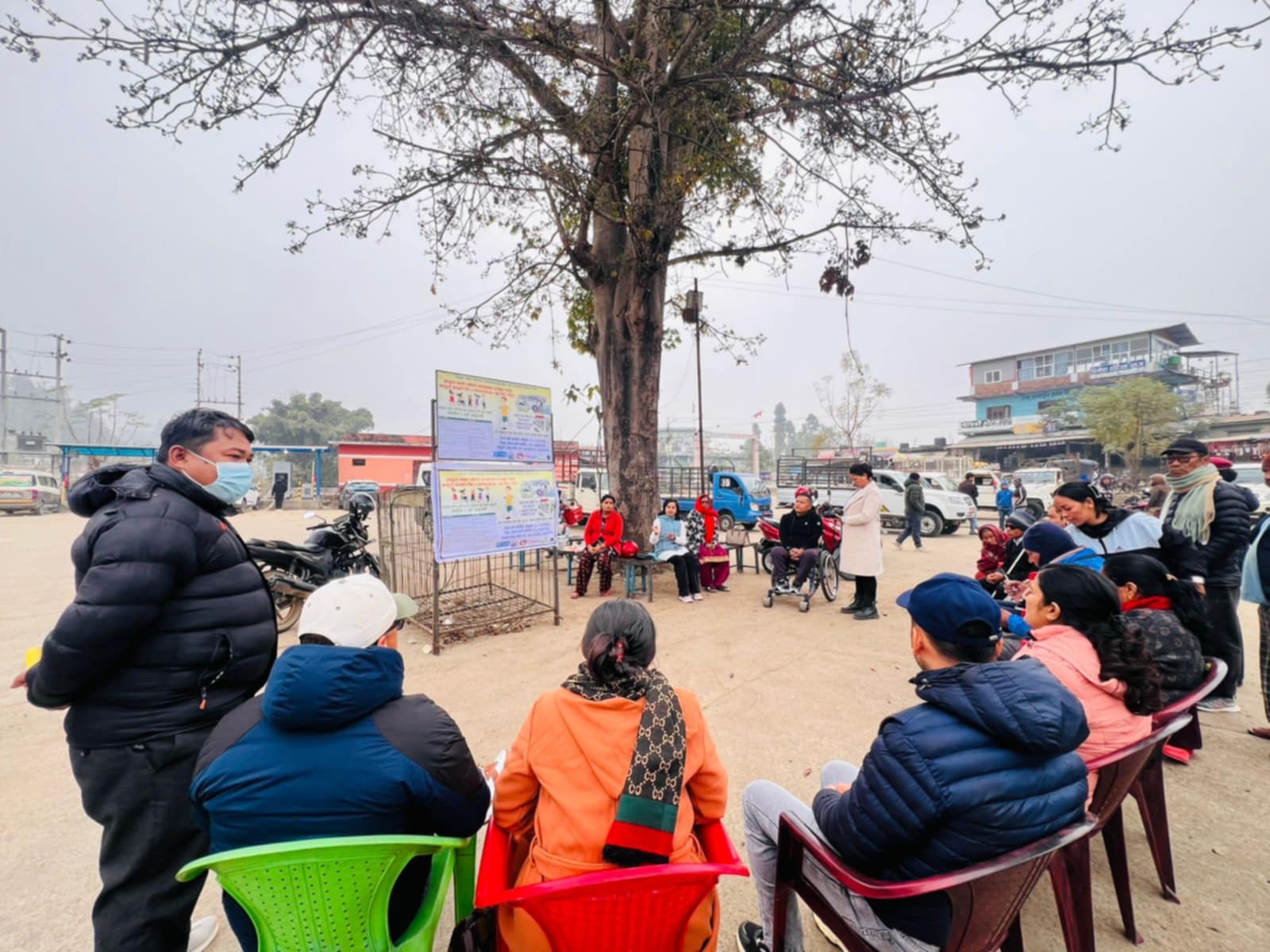 बसपार्कमा अपाङ्गता सम्बन्धी जनचेतना मुलक होडिङबोड