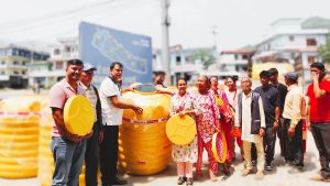 वडा नं.४ का चौध घर दलित परिवारलाई पानीट्यांकी वितरण