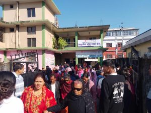 सिन्धुलीमा भएको निःशुल्क आँखा शिविरबाट ३ सय भन्दा धेरै बिरामीहरूले सेवा लिए