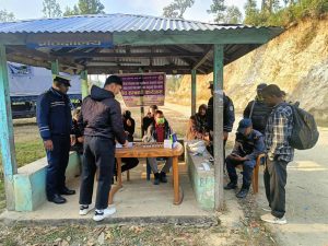 लापसे चेकजाँच  गर्दा ६ जना चालक प्रहरी नियन्त्रणमा