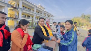मरिणमा २७ जना अनाथ बालबालिकाहरुलाई न्यानो पोशाक वितरण
