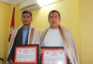 मरिण गाउँपालिकाद्धारा दुई साहित्यकार सम्मानित