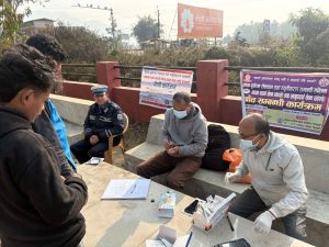 सिन्धुलीमा ला.प.से. चेकजाँच,३ जना चालक नियन्त्रणमा