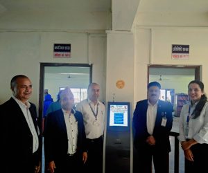 कमलामाई नगरपालिकाद्वारा प्रशासन कार्यालयलाई टोकन मेसिन हस्तान्तरण