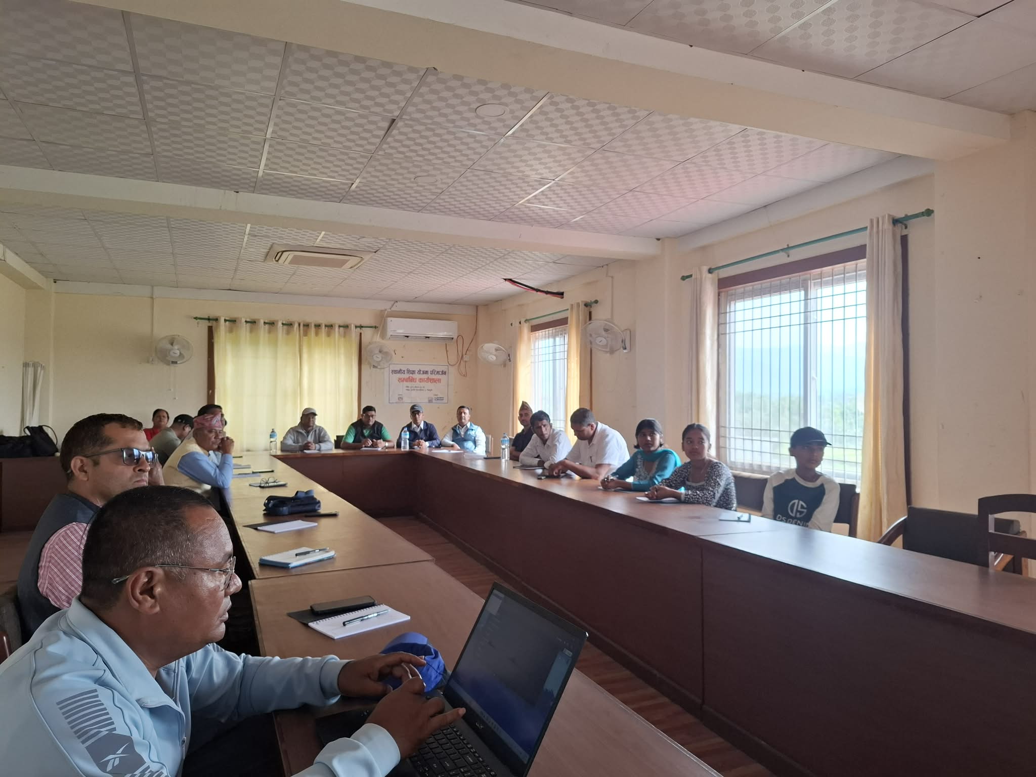 दुधौलीमा स्थानीय शिक्षा योजना परिमार्जन सम्बन्धि कार्यशाला