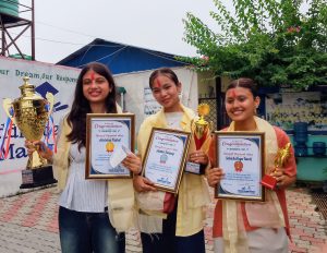 सिद्धबाबाले गर्याे उत्कृष्ट नतिजा हासिल गर्ने विद्यार्थीहरुलाई सम्मान