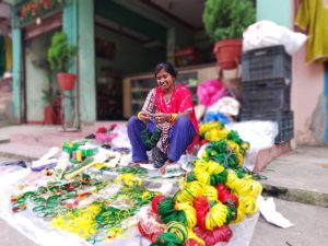 साउनले बढायो श्रृङ्गारको व्यापार, मूल्यमा उपभोक्ताको गुनासो
