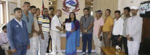 बीपी राजमार्गमा राति कुखुरा बोकेका गाडी चलाउन माग
