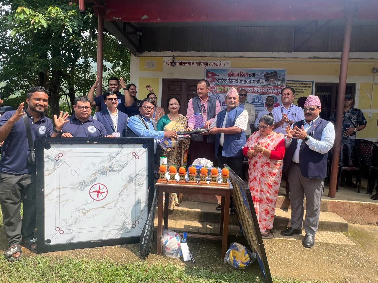 संविधान दिवसमा नवज्योति बहिरा माविमा शैक्षिक तथा खेलकुद सामग्री वितरण
