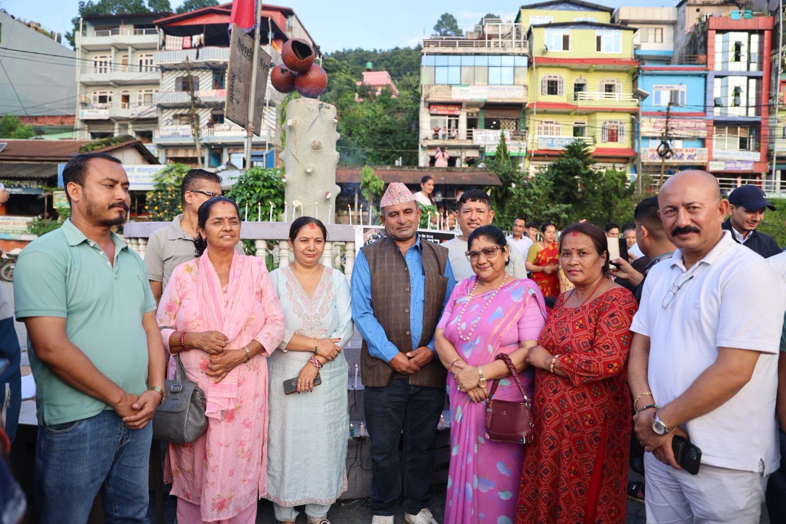 भोटेकोशी बाढीका मृतकप्रति श्रद्धाञ्जली, कमलामाई नगरपालिका र नेवाः देय् दबूद्वारा दीप प्रज्वलन